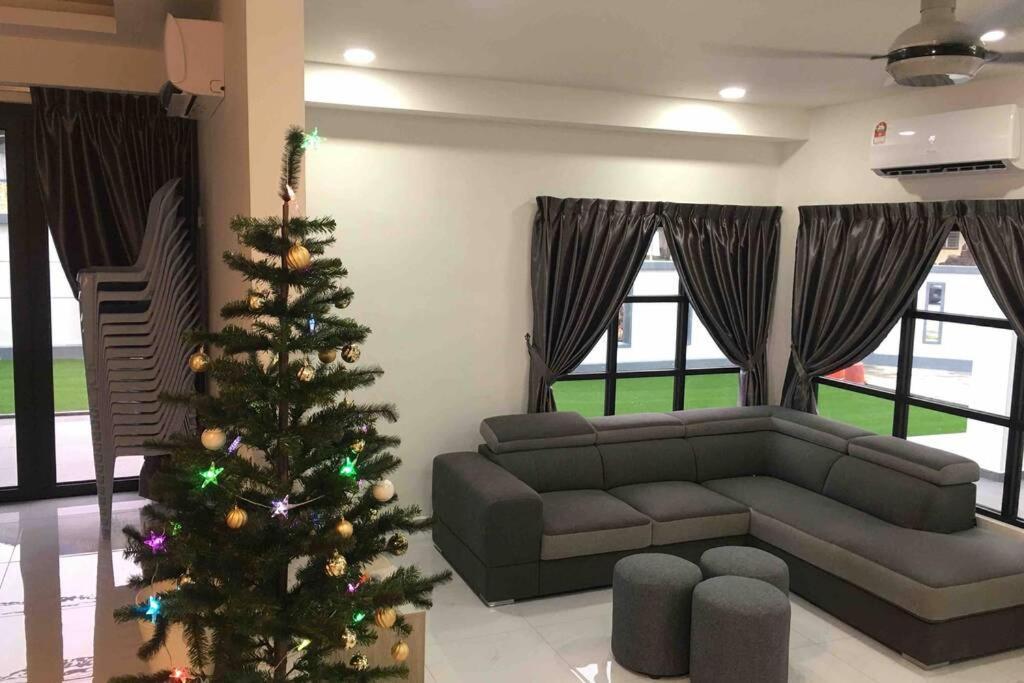 22Pax :Taman Pelangi Party House Nearby Midvelly Villa Johor Bahru Ngoại thất bức ảnh