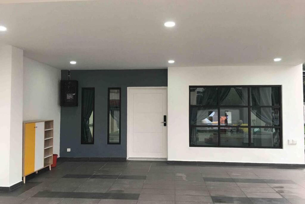 22Pax :Taman Pelangi Party House Nearby Midvelly Villa Johor Bahru Ngoại thất bức ảnh