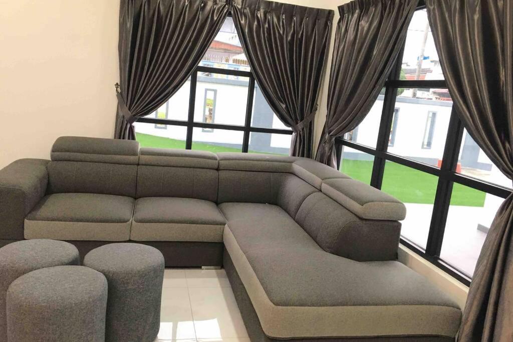 22Pax :Taman Pelangi Party House Nearby Midvelly Villa Johor Bahru Ngoại thất bức ảnh